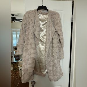 Fur coat cream. Size small